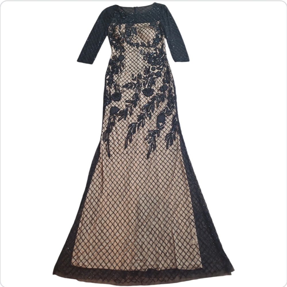 Elegant Black Lace Overlay Long Sleeve Evening Dress - Picture 4 of 13